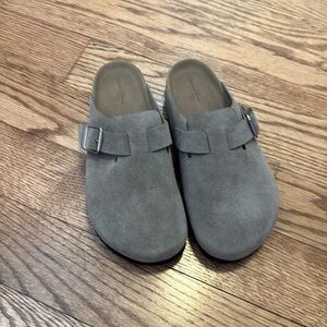Universal Thread Womens Betsy Clog Mule neutral color. like Birkenstocks. NWOT